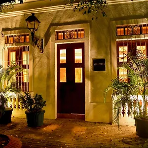 Hotel Honky Tonk Colonial, Saint-Domingue